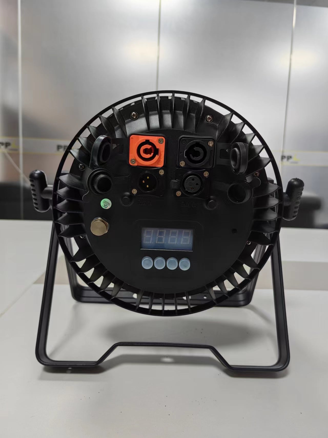 PAR LED RGB 18x20W Professionnel Extérieur DMX - MAF M-PAR 1820
